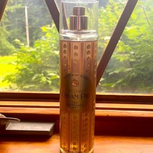 🌴🥥🌞Bath & Body Works
Bath and Body Works Coconut Cream Pie🌴🥥